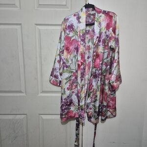 Morgan Taylor Pink and Purple Floral Robe